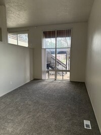 Building Photo - Beautiful South Ogden home