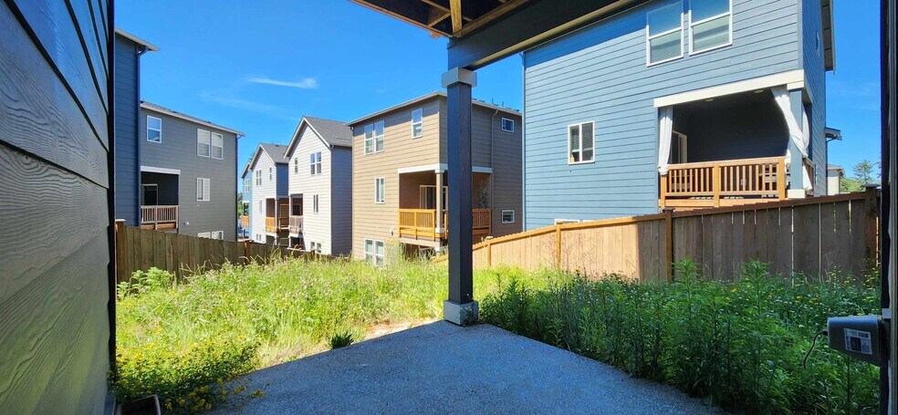 Building Photo - 13114 13th Park W