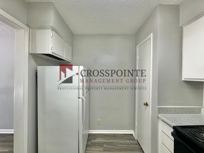 Building Photo - Coming Soon! 2 bed 2 bath Apartment in South Tyler!