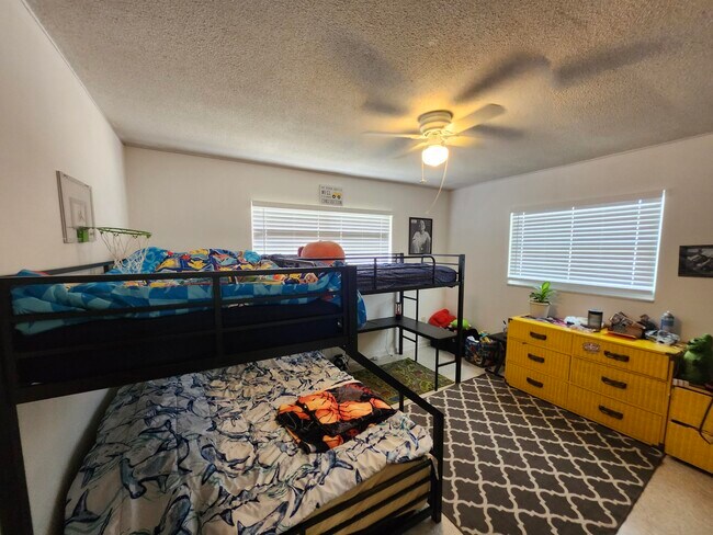 Building Photo - 2521 Tomoka Ave