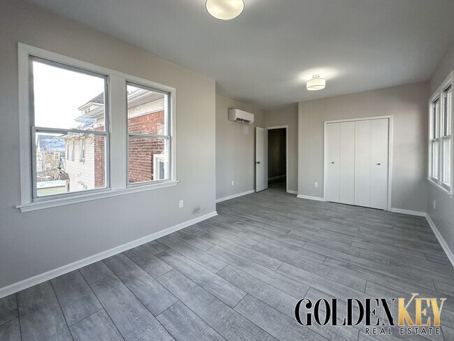 Building Photo - 3854-3831 31st St