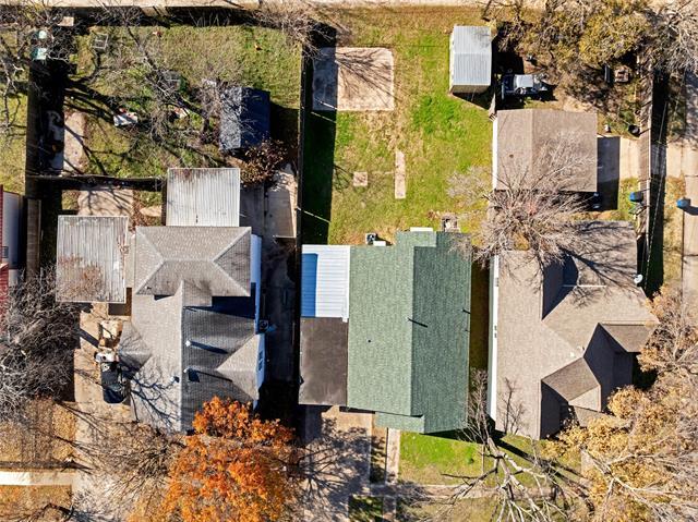 Building Photo - 907 NW Main