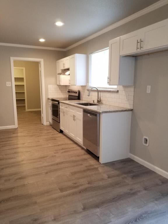 Building Photo - 1932 W Decker Ave