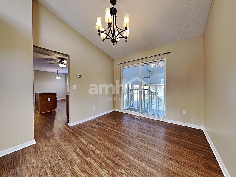 Building Photo - 935 Stone Ridge Ln