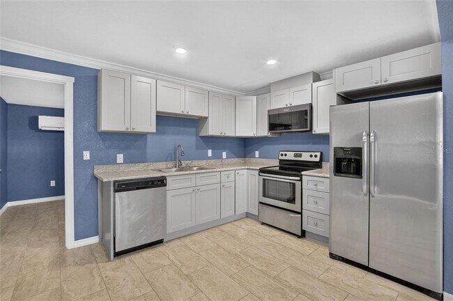 Building Photo - 1754 27th St S
