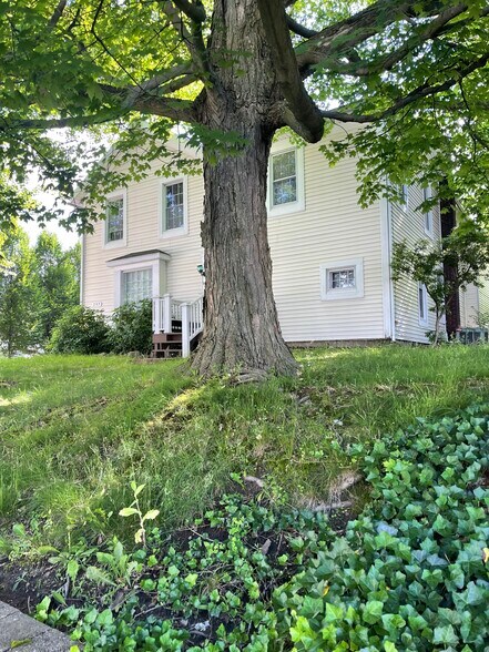 Building Photo - 297 High St