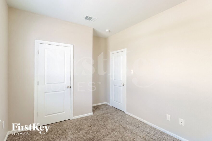 Building Photo - 4624 Corktree Ln