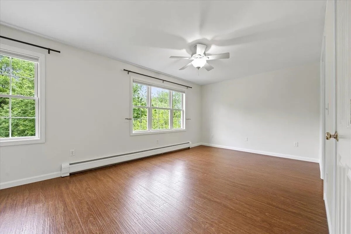 Building Photo - 14 Woodside Dr