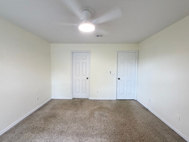 Building Photo - Condo for rent on SANDLAKE PRIVATE RESIDENCES