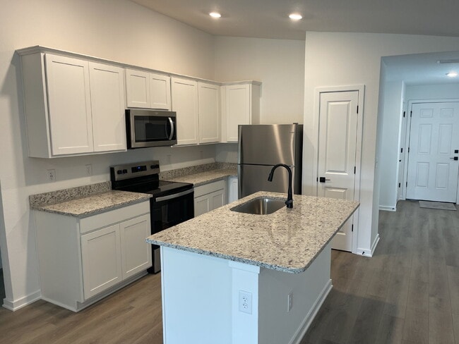 Building Photo - 5665 Deep River Ave