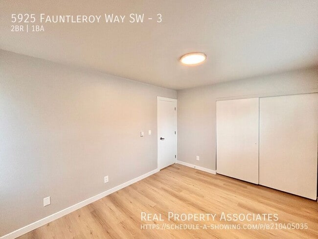 Building Photo - 5925 Fauntleroy Wy SW