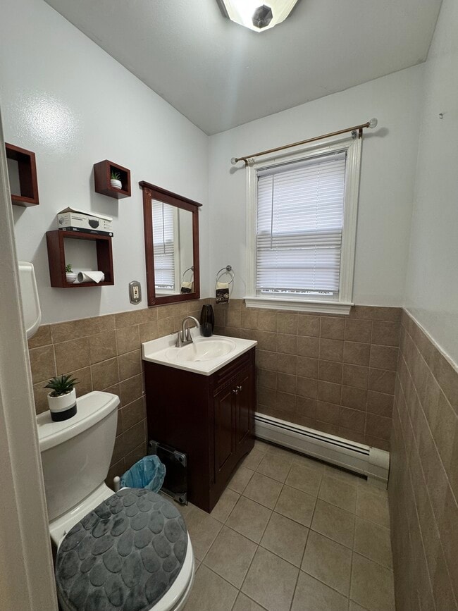 Building Photo - 230 Stonybrook Rd