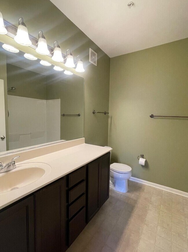Building Photo - 2250 Aurora Dr