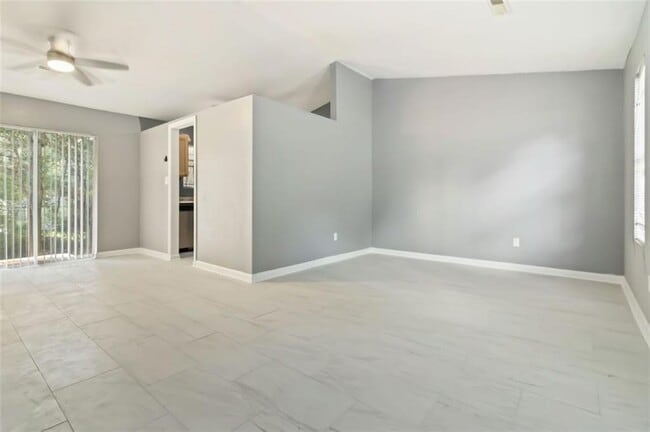 Building Photo - 6925 Cainwood Dr