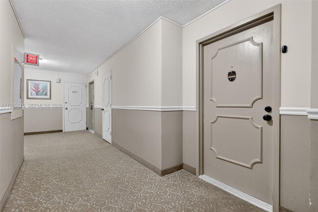 Building Photo - 100 Golden Isles Dr