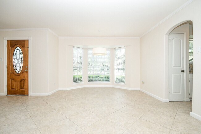 Building Photo - 13240 Trail Hollow Dr