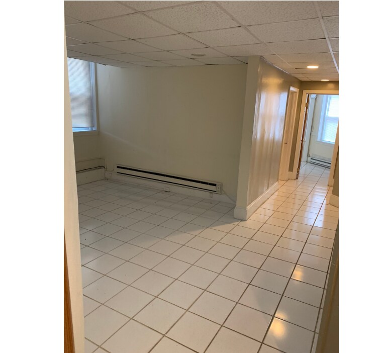 Building Photo - 368 Riverway