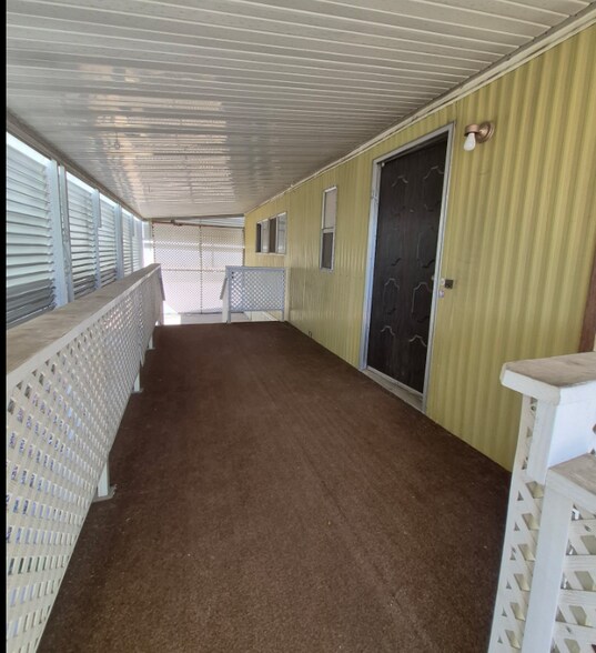 Building Photo - 3601 E Wyoming Ave