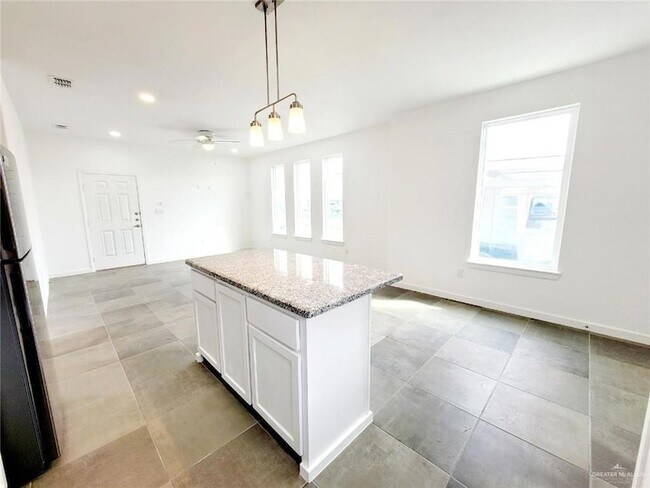 Building Photo - 3819 Bella Costa Dr