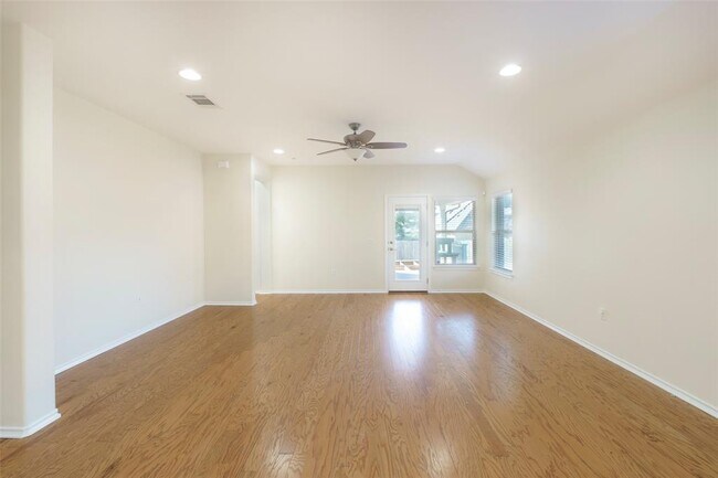 Building Photo - 13020 Kearns Dr