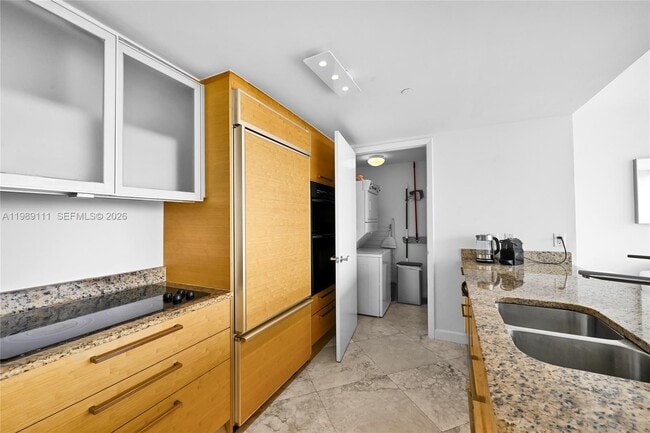 Building Photo - 1830 S Ocean Dr