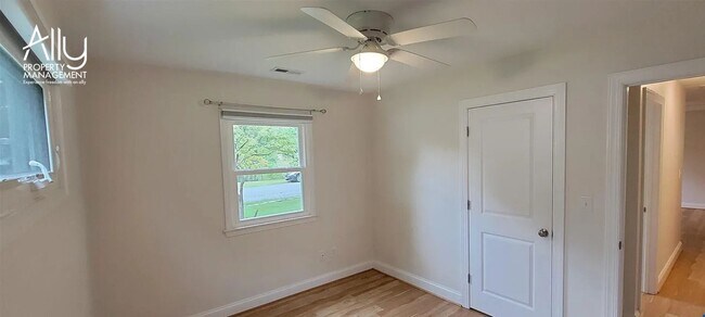 Building Photo - 290 Windfield Cir