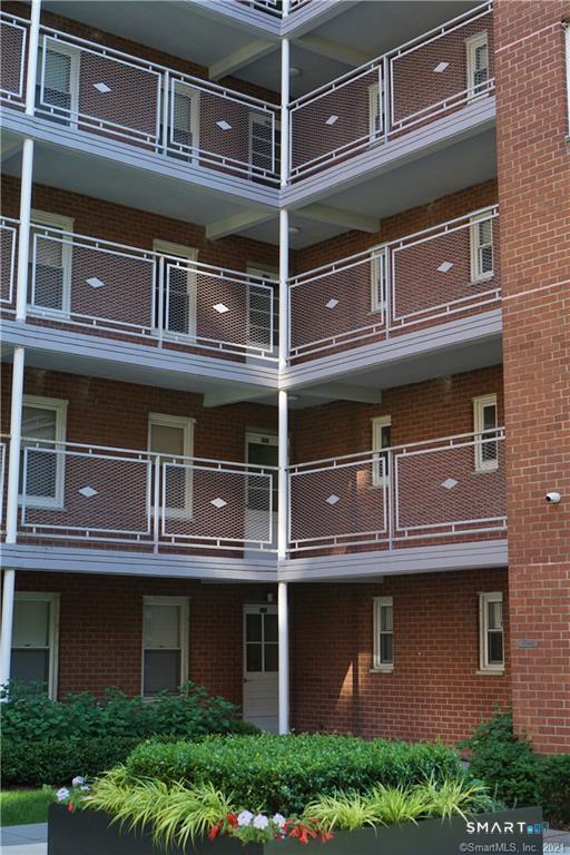 Building Photo - 700 Summer St