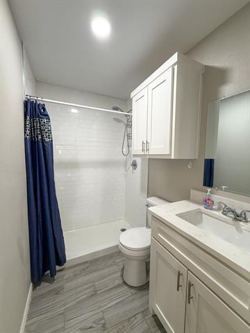 Building Photo - 2518 Castle Dr