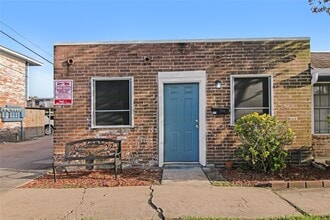 Building Photo - 211 W F St