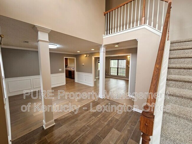 Building Photo - 528 Newbury Way