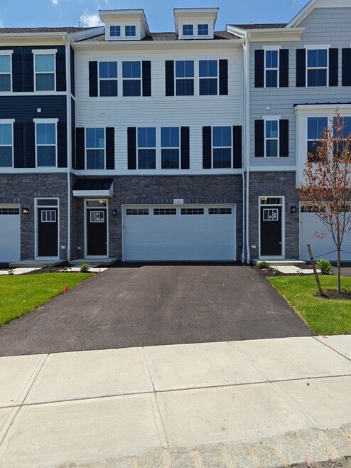 Building Photo - 109 S Durham Dr