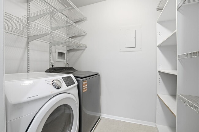 Building Photo - 1210 Braxton Ct