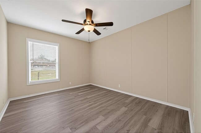 Building Photo - 15933 W Relza Dr