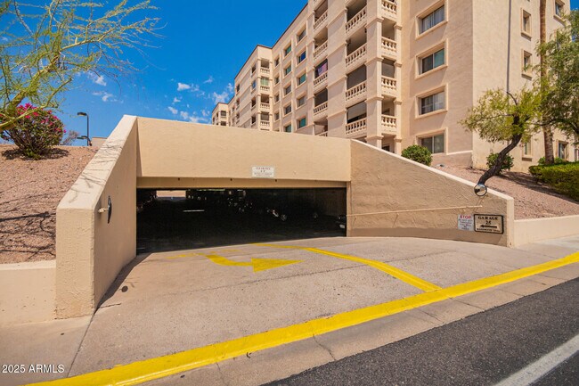 Building Photo - 7930 E Camelback Rd
