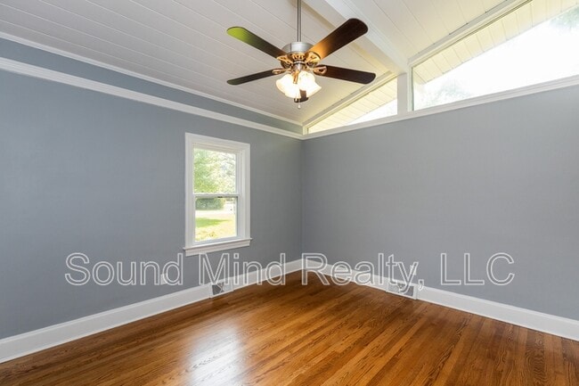 Building Photo - 3504 Hawthorne Rd