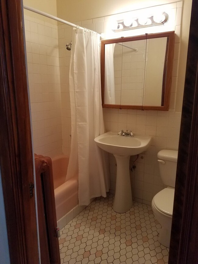 Building Photo - 311-313 S Main St