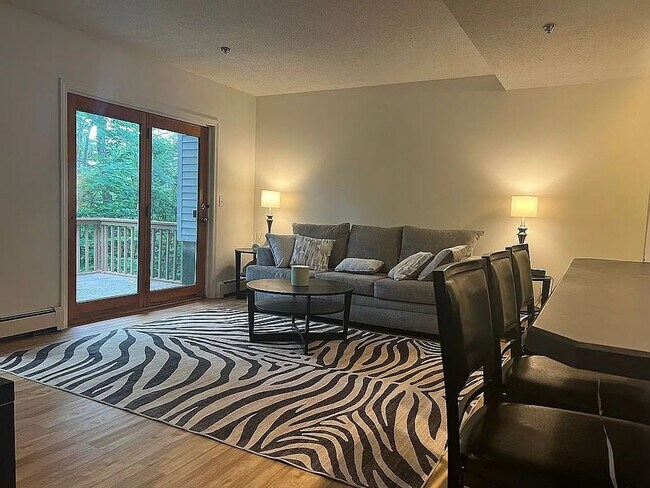 Building Photo - Spacious 3-Bedroom Condo in Lebanon, NH