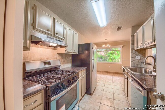 Building Photo - NE San Antonio 3 bedroom home in establish...