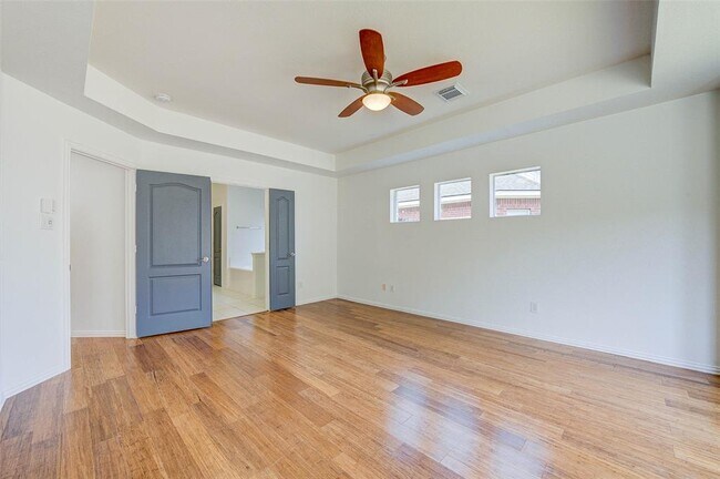 Building Photo - 14018 White Oak Gardens Dr