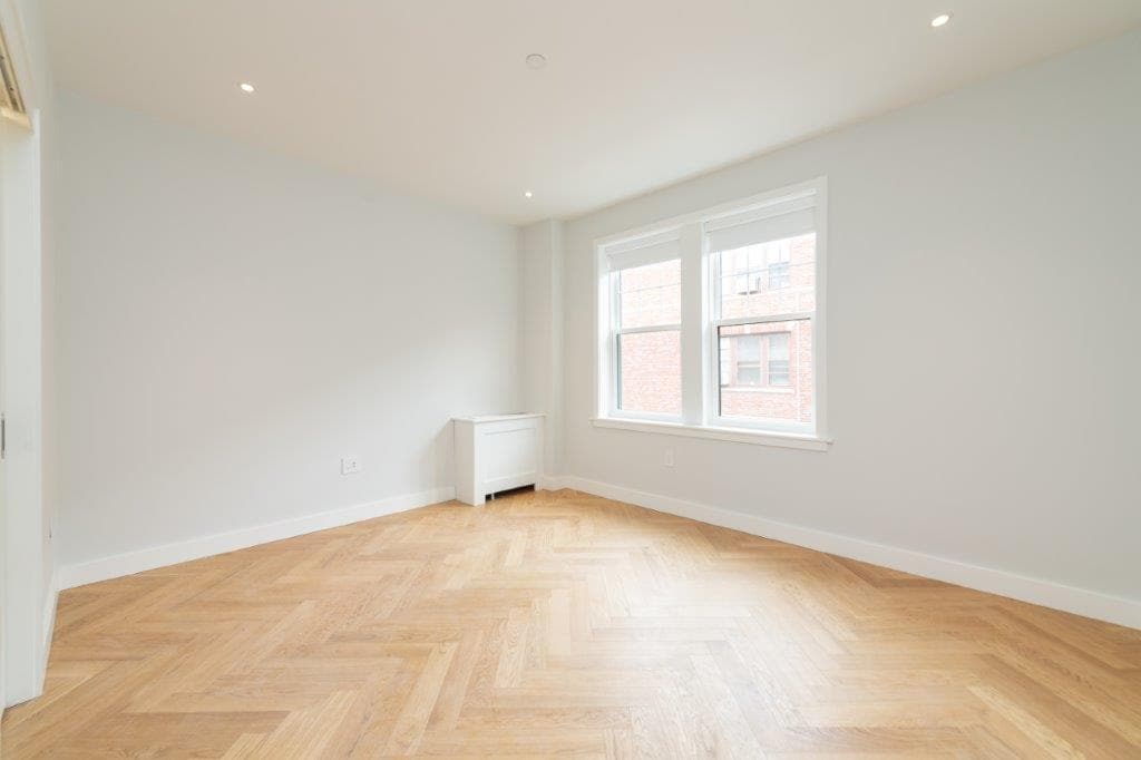 Building Photo - 30 Frost St