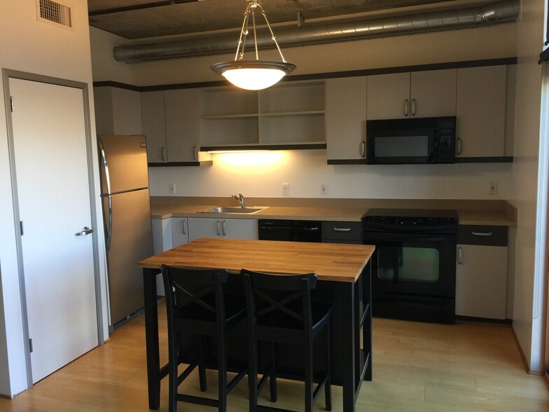 Kitchen - 411 NW Flanders St