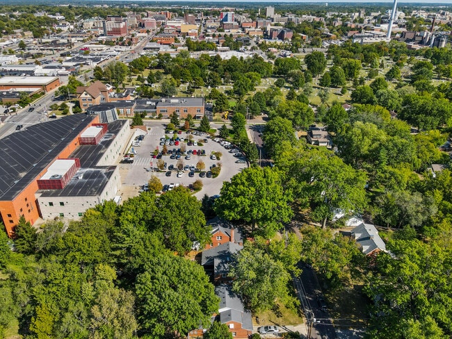 Building Photo - 113 Crestmere Ave