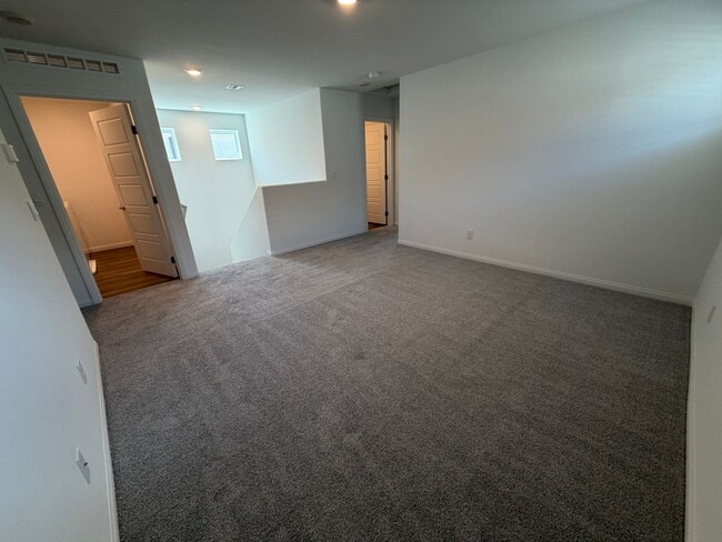 Building Photo - New Build - Never Lived In