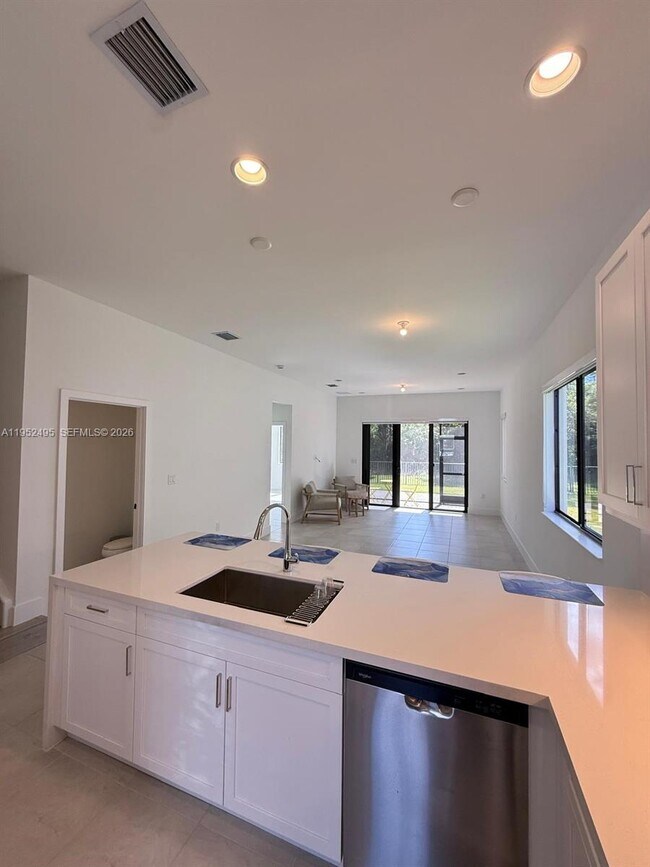 Building Photo - 5816 Agostino Way