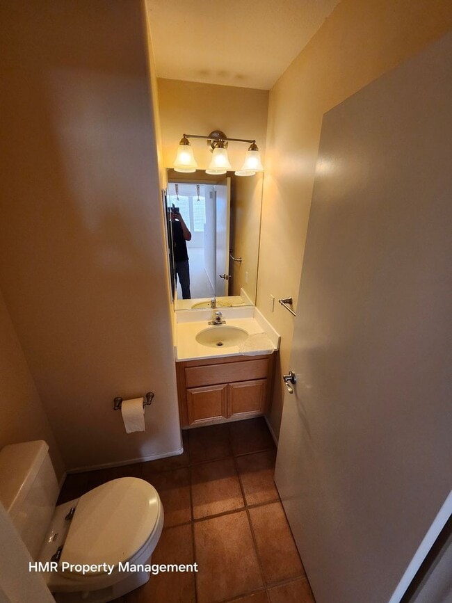 Building Photo - Beautiful two-story in Hunter's Ridge
