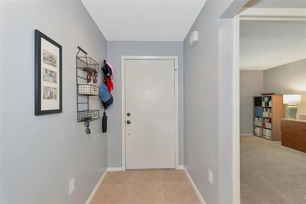 Building Photo - 4817 Winslow Beacon