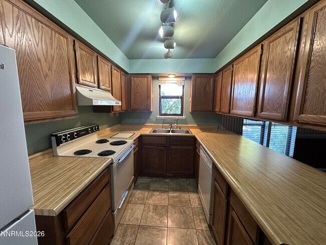 Building Photo - 1500 Ellendale Ct