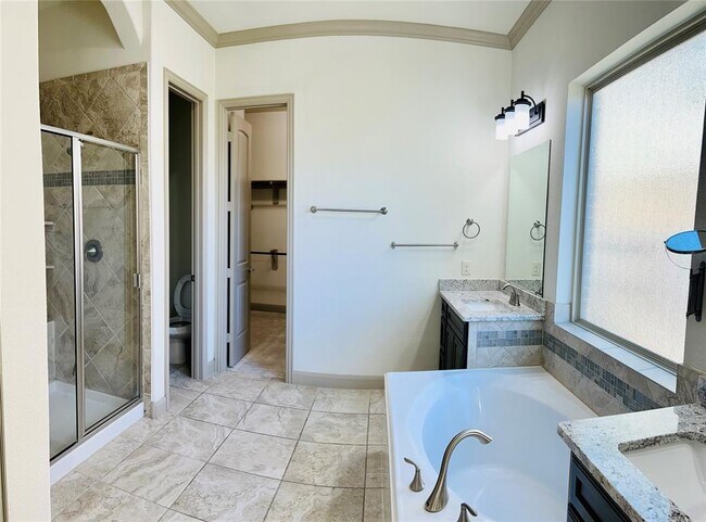Building Photo - 10831 Paula Bluff Ln