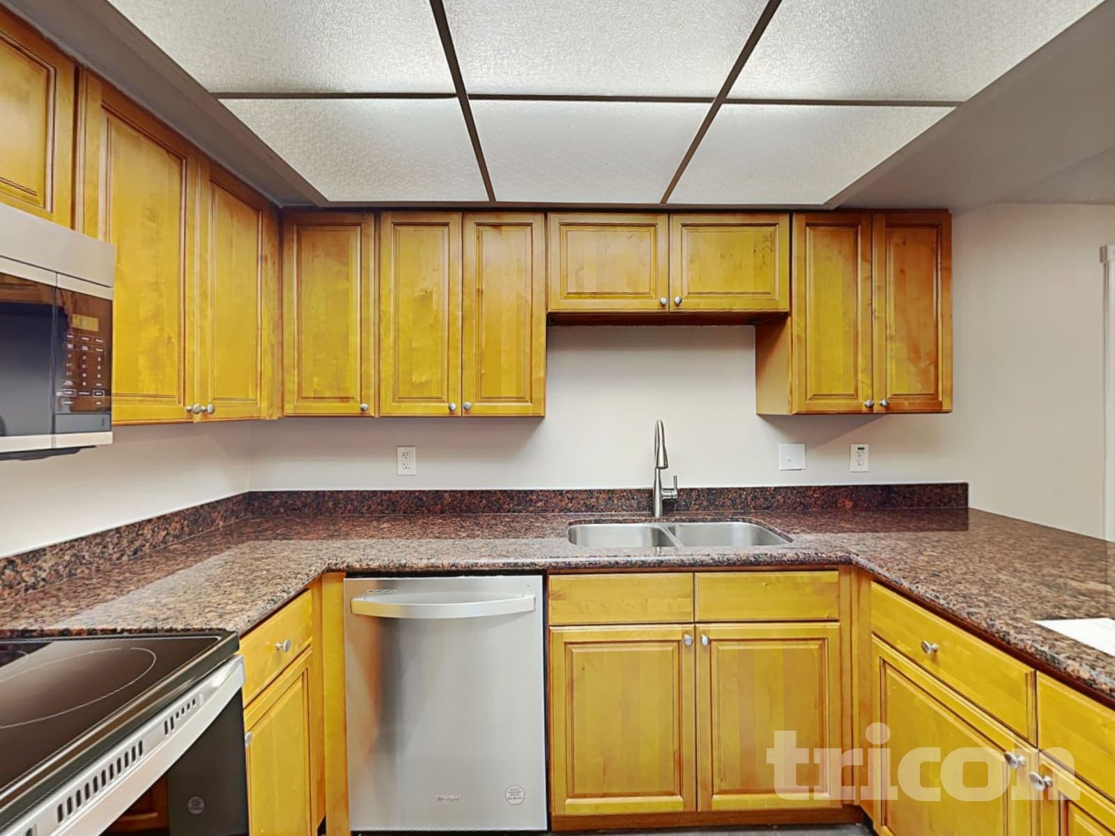 Building Photo - 2814 Cedaridge Dr