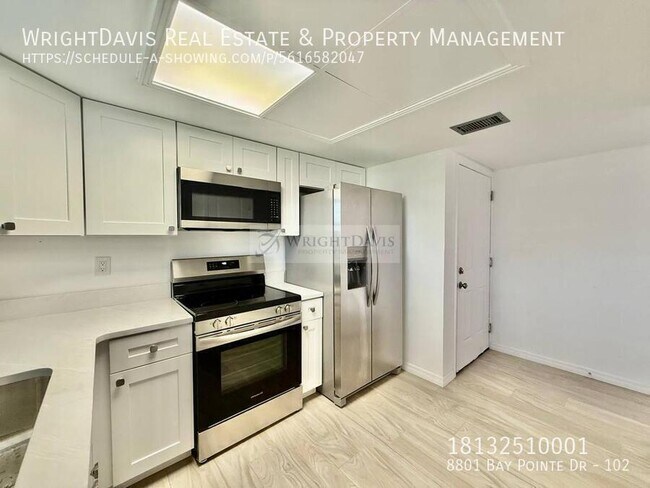 Building Photo - 8801 Bay Pointe Dr